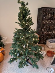 5.5 Foot Prelit Tree
