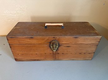 Vintage Wooden Organizer Box With Handle - Make Sure This Is There