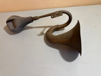 Vintage-style Brass Bulb Horn