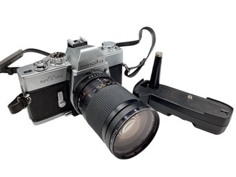 COLLECTIBLE VINTAGE: MINOLTA SRT201 ANALOG CAMERA WITH SEIKANON AUTO ZOOM 1:3.5-4.5 F28MM-80MM LENS