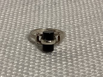 Vintage Modernist Sterling Silver Ring With Black Onyx Cylinder