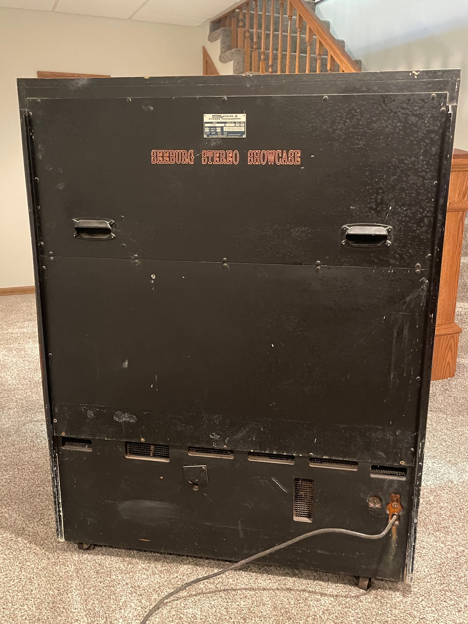 Vintage Seeburg Stereo Showcase Model SS160 45-RPM Record Jukebox