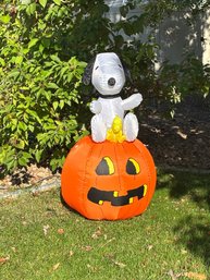 Snoopy Blow Up Halloween Decoration