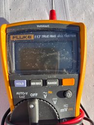 Fluke 117 True RMS Multimeter