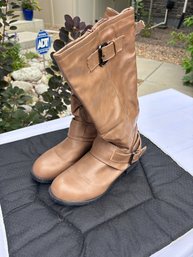 Woman's Boots
