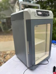 Roadpro Delux Snack Master Cool/ Warm Food Fridge/heater