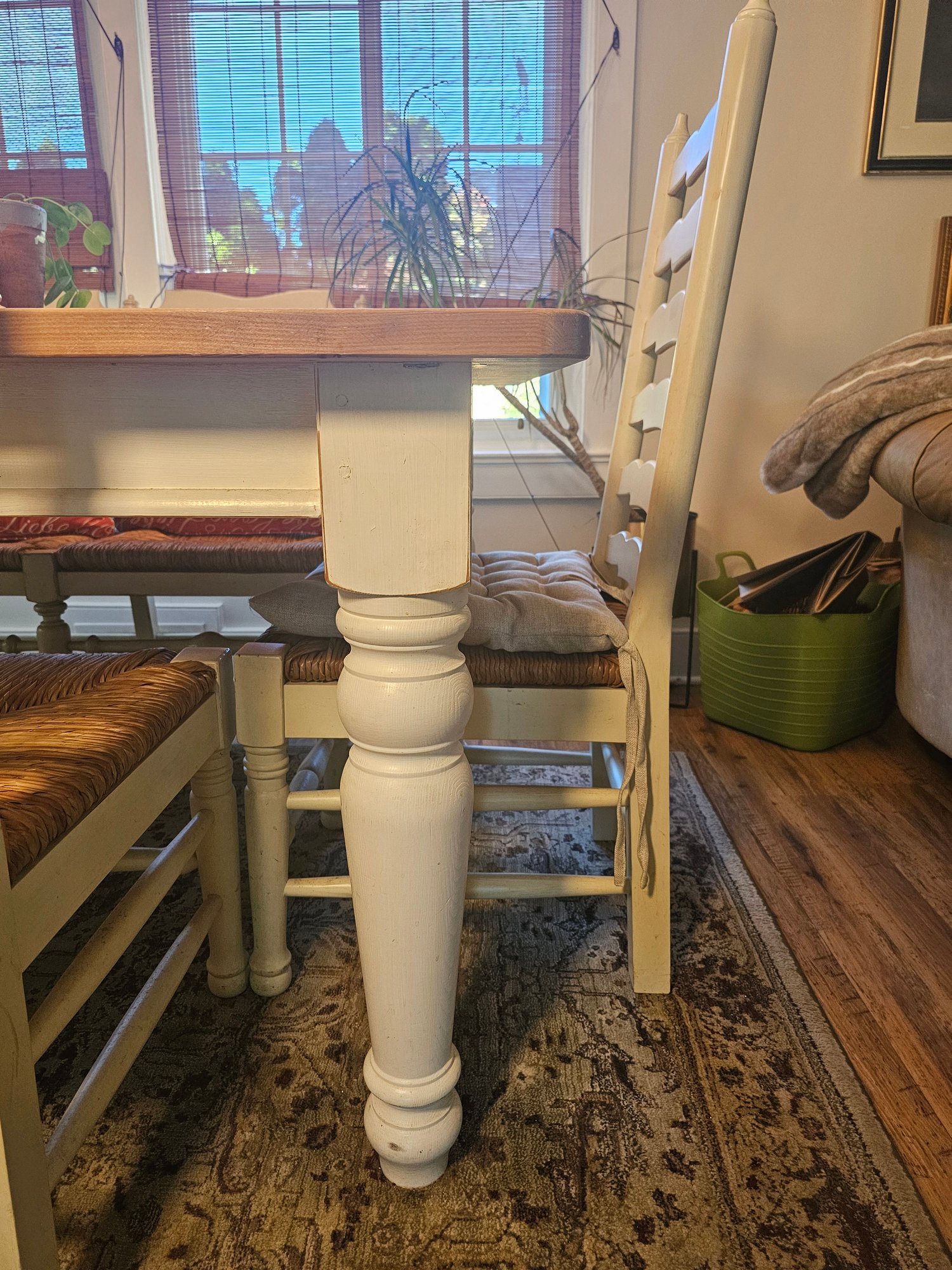 Country Style Dining Table, Chairs And Bench Seat 7891