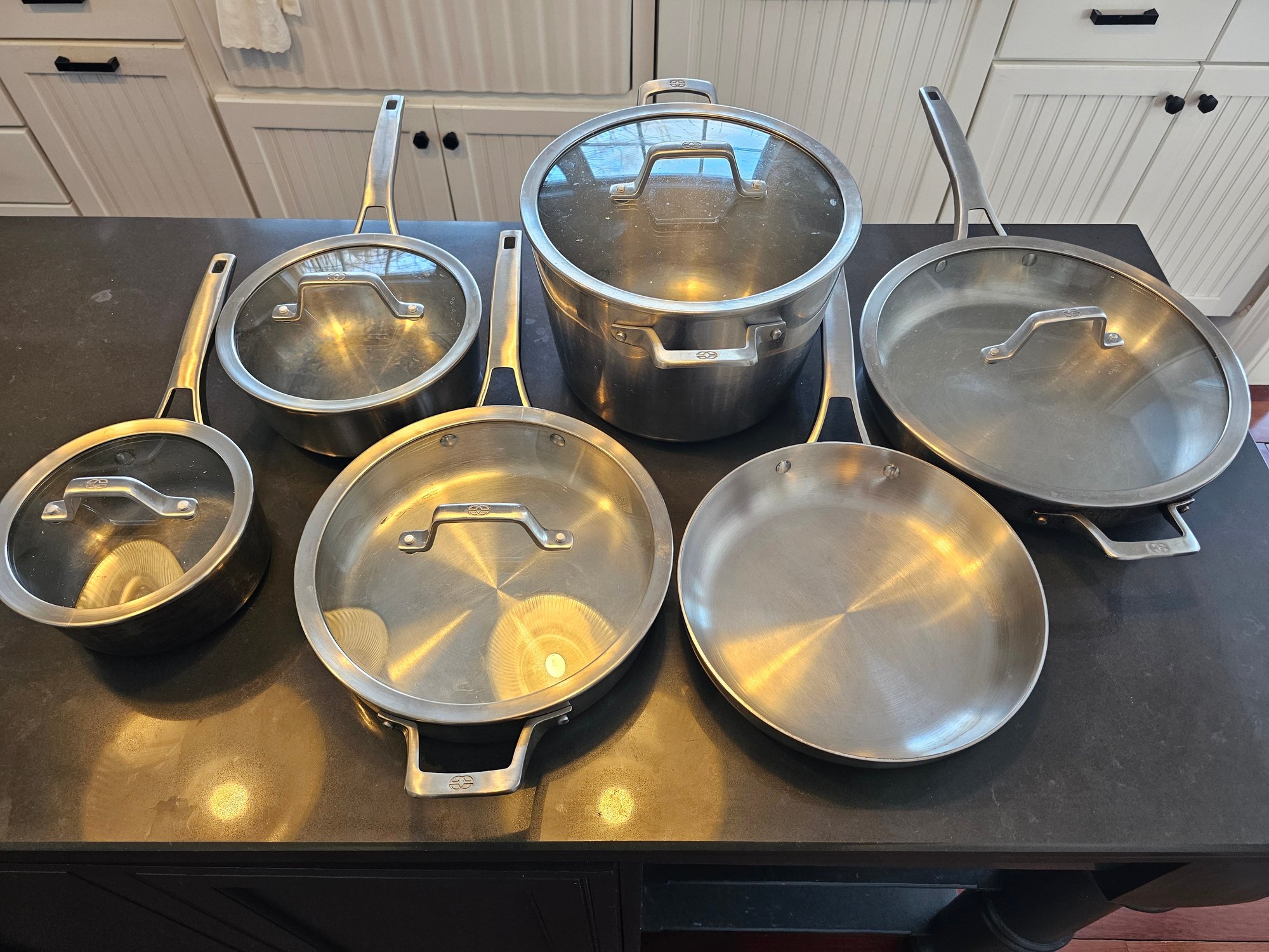 Group Of Calphalon Cookware #11851 | Auctionninja.com