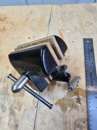 Corner Work Bench Vise