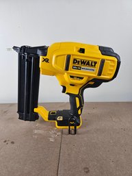Dewalt DCN680 Brushless Brad Nailer
