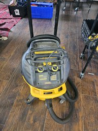 Dewalt DWV012 10 Gallon Dust Extractor Vacuum