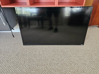 Vizio 43 Inch TV With Remote And Mounting Bracket (not Smart TV)