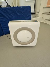 Coway Air Purifier (gym)