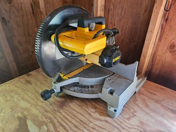 Dewalt DW705 Compound Miter Saw