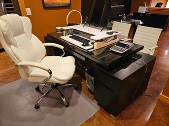 Office Desk And Seating