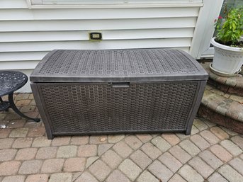 Suncoast Plastic Outdoor Storage Bin (A)