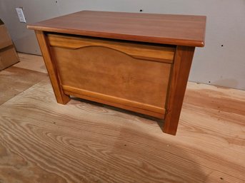 Pottery Barn Natural Wood Box/Toy Box (B)