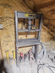 20 Ton Press And Jack Stands