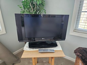 Small LG TV With Remote Model 23LX1RV