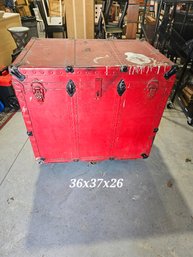 Supercool Red Trunk - Massive Amounts Of Storage