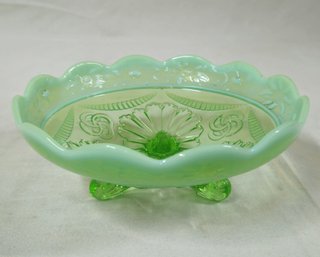 Jefferson Glass No. 208 Ruffles & Rings Green Opalescent Tri-Footed Glass Bowl