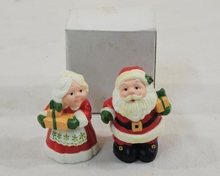 NIB Hallmark Santa & Mrs. Claus Salt & Pepper Shakers