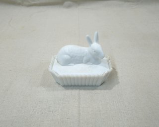 Vintage Westmoreland Rabbit On Nest Glass Covered Dish
