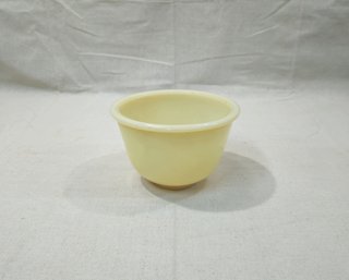 Vintage Hamilton Beach Custard Glass Mixing Bowl (UV Reactive)