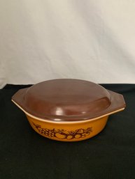 Pyrex Old Orchard 1 1/2 Qt. Oval Casserole W/lid