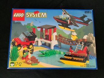 Lego Classic Town Set 6563 Gator Landing Minifigures, Manual & Box