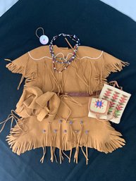 American Girl Kaya's Meet Outfit W/accessories