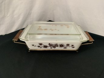 Pyrex Promotional Golden Pine: Casserole With Cradle