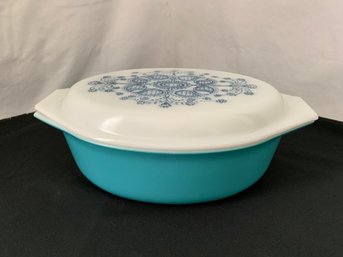 Pyrex Promotional Blue Doily Oval Casserole W/lid