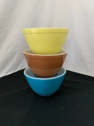 Pyrex Mixing Bowls Group Of ~3