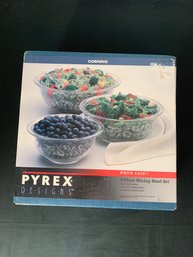 Pyrex Designs White Lace 3-piece Mixing Bowl Set NIB