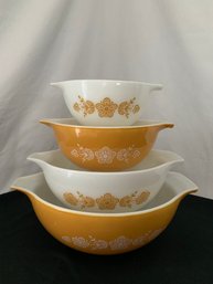 Pyrex Butterfly Gold 4 Piece Cinderella Bowl Set