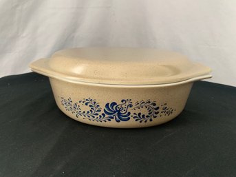 Pyrex Homestead Blue 2 1/2 Quart Oval Casserole W/lid