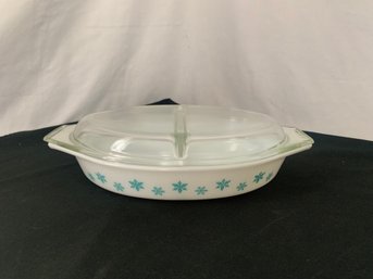 Pyrex Snowflake Turquoise Oval Divided Dish W/lid