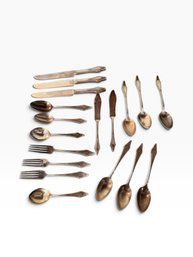 Vintage Holmes & Edwards Silverplate Flatware  18 Pieces