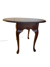 Traditional Queen Anne Double Drop-Leaf Accent Table