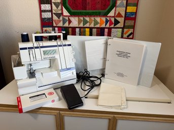 Premium Husqvarna Viking Huskylock 910 Electronic Serger  Made In Sweden