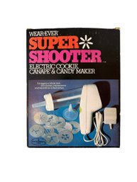 Vintage Wear-Ever Super Shooter Electric Cookie, Canap & Candy Maker  Original Box