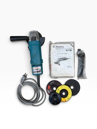 Makita 9501B 4' Sander-Grinder With Accessories & Manual