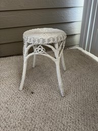 Vintage White Wicker Round Accent Side Table