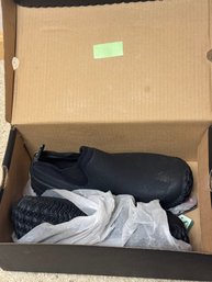 Brand New BOGS Men's Waterproof Insulated Slip-On Shoes  Size 9  With Box & Tags