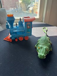 Vintage GE Alligator And Train Radios