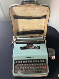 Vintage 1971 Teal Olivetti Lettera 32 Portable Mechanical Typewriter