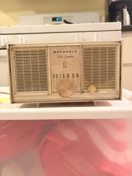 Vintage Motorola AM Tube Radio Model AT30BH