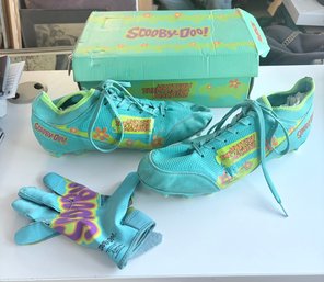 Phenom Elite Velocity 3.0 Scooby-doo Mystery Machine Football Cleats And Glove