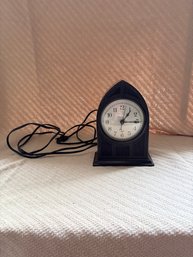 Hammond Ravenswood Electric Mantel Clock With Bakelite Gothic Case 1930's